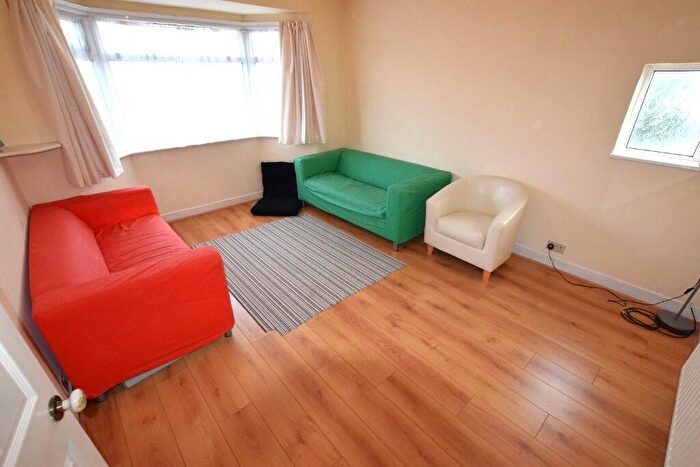 2 Bedroom Flat To Rent In Haslemere Road, Ilford, IG3