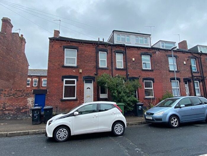 1 Bedroom Terraced House To Rent In Crosby Road, Holbeck, Leeds, LS11