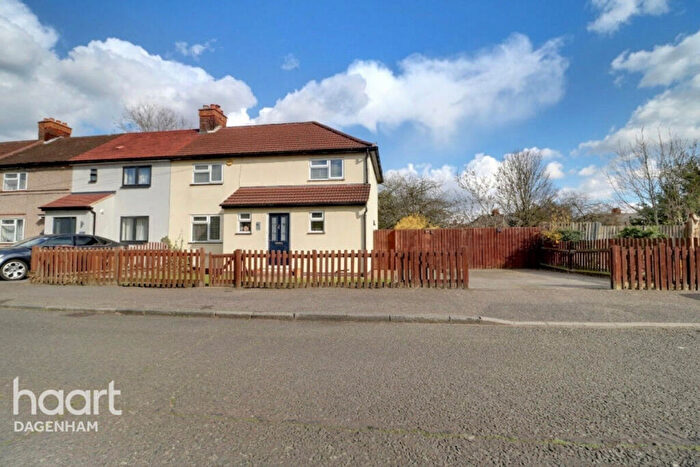 4 Bedroom End Of Terrace House For Sale In Hardie Road, Dagenham, RM10