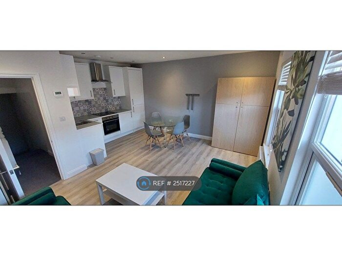 2 Bedroom Flat To Rent In Nursery Road, London, SW19