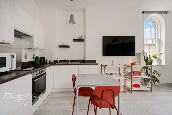 1 Bedroom Apartment For Sale In St Clements Avenue, London, E3