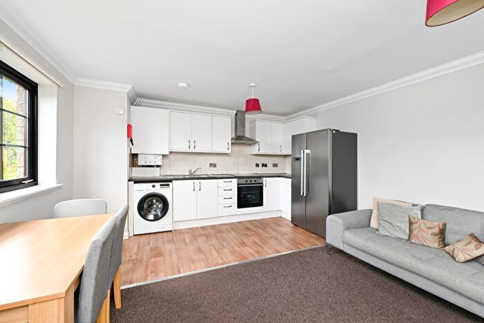 4 Bedroom Flat To Rent In St Leonards Hill, Newington, Edinburgh, EH8