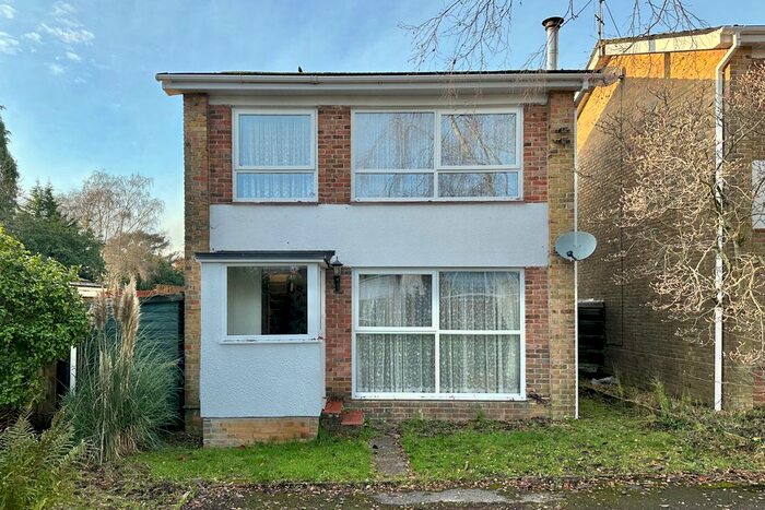 3 Bedroom Detached House To Rent In Sycamore Avenue, Chandler's Ford, Hampshire, SO53