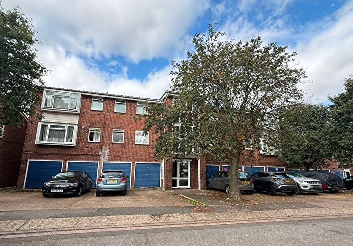 2 Bedroom Flat For Sale In Whernside Close, Thameside, London, SE28