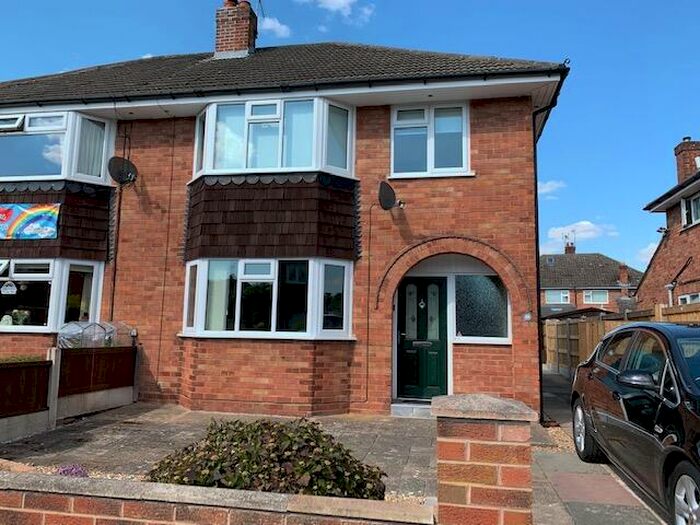 3 Bedroom Semi-Detached House To Rent In Chatsworth Drive, Newton, CH2