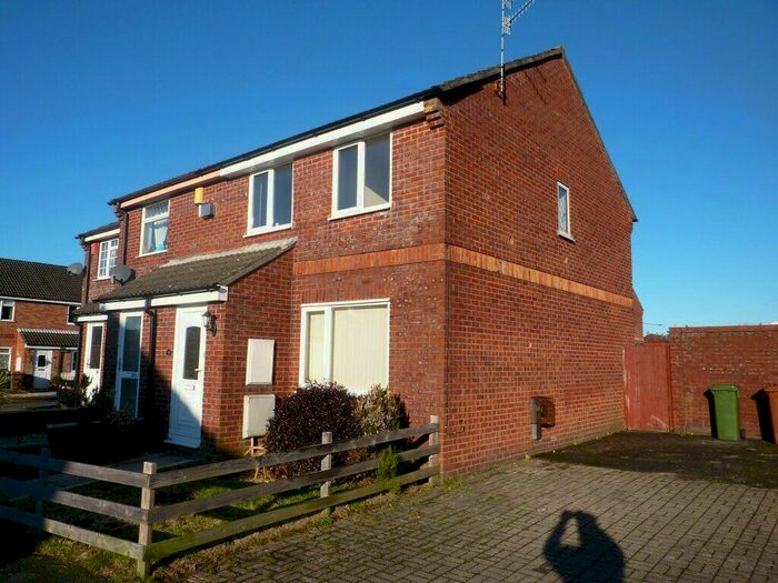 3 Bedroom Terraced House To Rent In Yeo Close, Plymouth, PL3