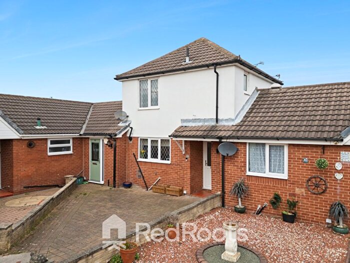 2 Bedroom Terraced House For Sale In Elizabeth Avenue, Kirk Sandall, Doncaster, South Yorkshire, DN3