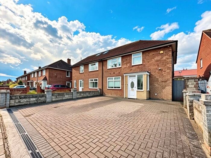 3 Bedroom Semi-Detached House For Sale In Gooshays Drive, Romford, RM3