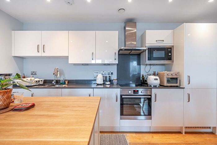 2 Bedroom Flat For Sale In Commerell Street, Greenwich, SE10