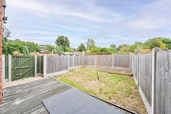 2 Bedroom Flat To Rent In Walthamstow Village, Walthamstow Village, London, E17