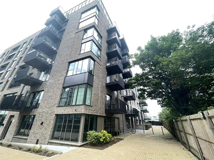 1 Bedroom Apartment To Rent In Southmere House Highland Street, London, E15