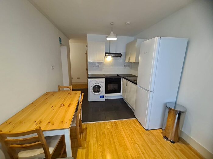 1 Bedroom Flat To Rent In Brixton Road, London, SW9