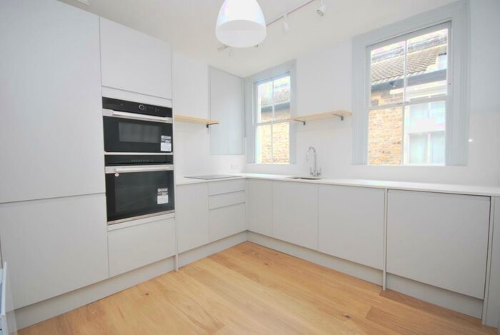 2 Bedroom Flat To Rent In Tintagel Crescent Dulwich, SE22