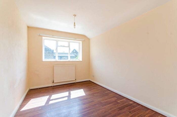 3 Bedroom Property To Rent In Browning Road, Manor Park, London, E12