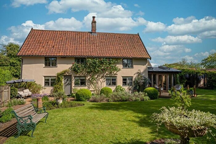 4 Bedroom Cottage For Sale In Tacolneston, NR16