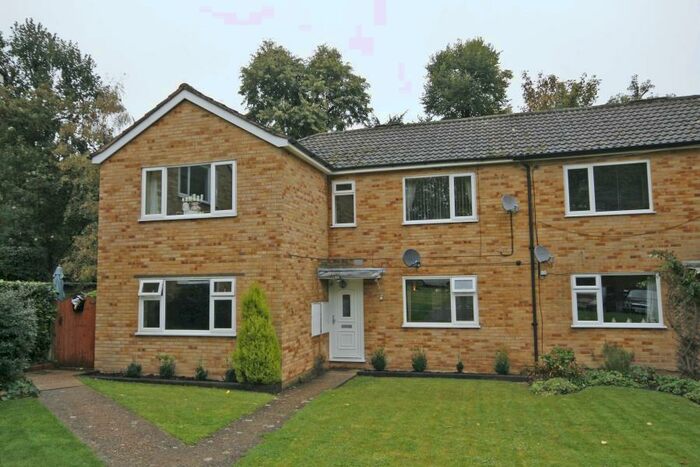 2 Bedroom Maisonette To Rent In Addlestone, KT15