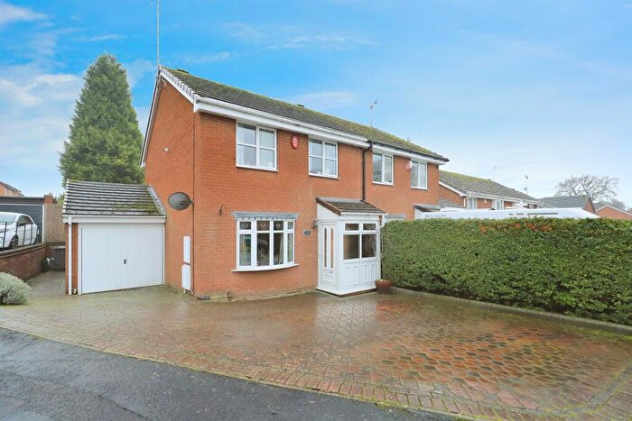 3 Bedroom Semi-Detached House For Sale In Jay Park Crescent, Kidderminster, DY10