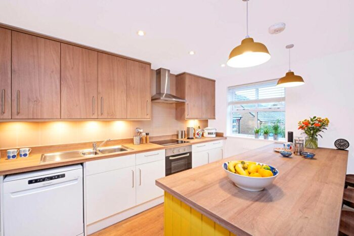 6 Bedroom Semi-Detached House To Rent In Parnell Road, Stoke Gifford, BS16