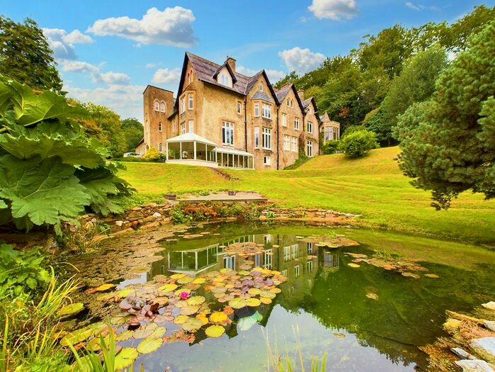 2 Bedroom Flat For Sale In Blackawton, Totnes, TQ9