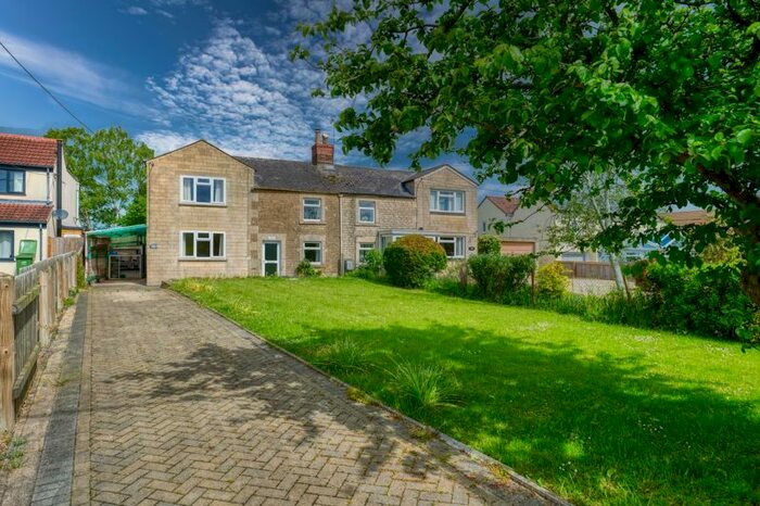 3 Bedroom Semi-Detached House For Sale In Woodrow Road, Forest, Melksham, SN12