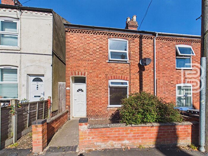 2 Bedroom End Terrace House For Sale In Cambridge Street, Rugby, CV21