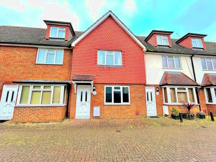 2 Bedroom Terraced House To Rent In Commercial Road, BN21