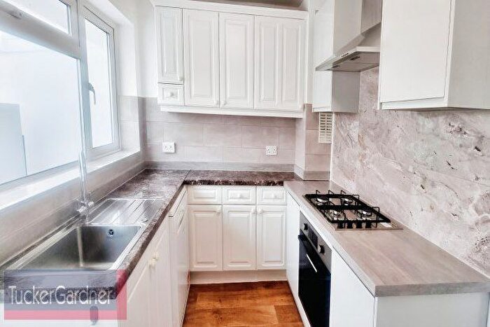 3 Bedroom Bungalow To Rent In Dodford Lane, Cambridge, CB3