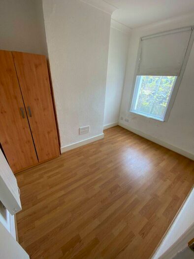 1 Bedroom Flat To Rent In Bedroom First Floor Flat &#; Kimberley Road, Edmonton, N18
