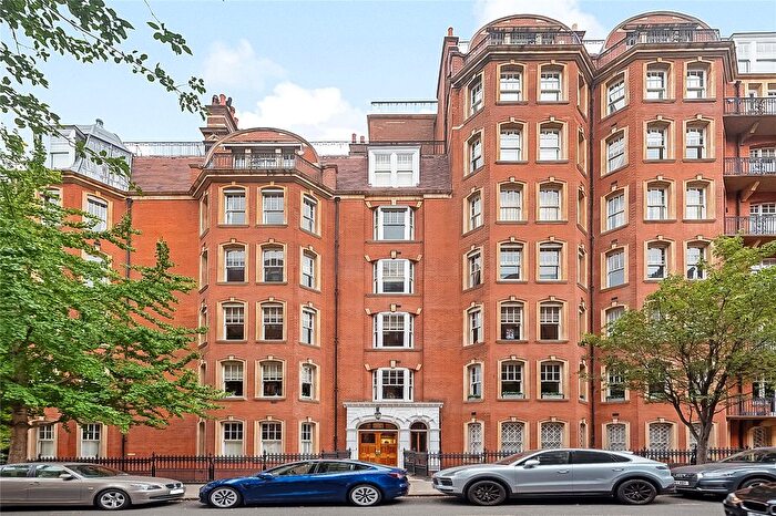 2 Bedroom Flat For Sale In Oakwood Court, London, W14