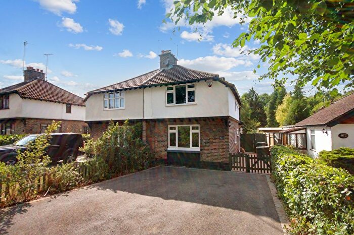 3 Bedroom Semi Detached House For Sale In Rowplatt Lane, Felbridge, East Grinstead, RH19