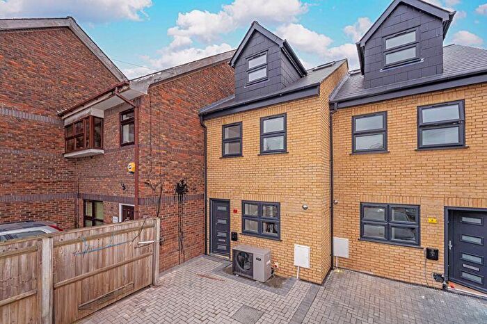 3 Bedroom Terraced House To Rent In Palmerston Road, Sutton, SM1