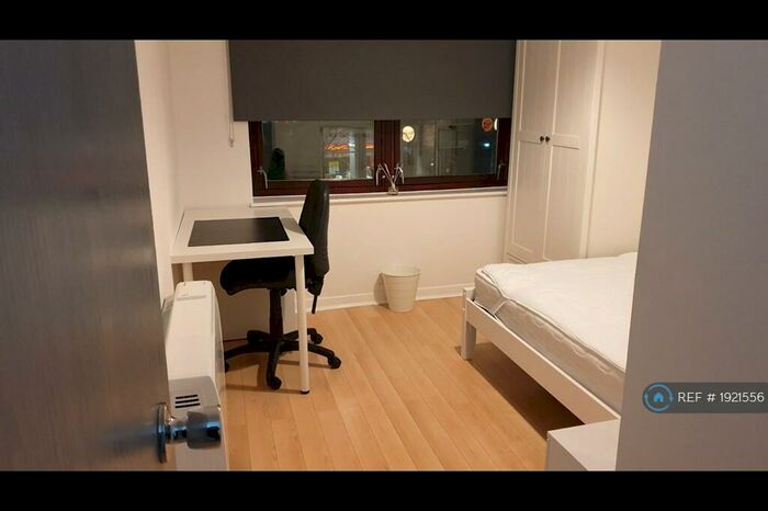 2 Bedroom Flat To Rent In Albion Gate, Glasgow, G1