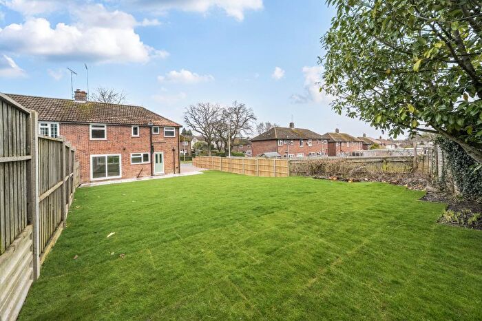 3 Bedroom Semi Detached House For Sale In Newbury, Berkshire, RG14