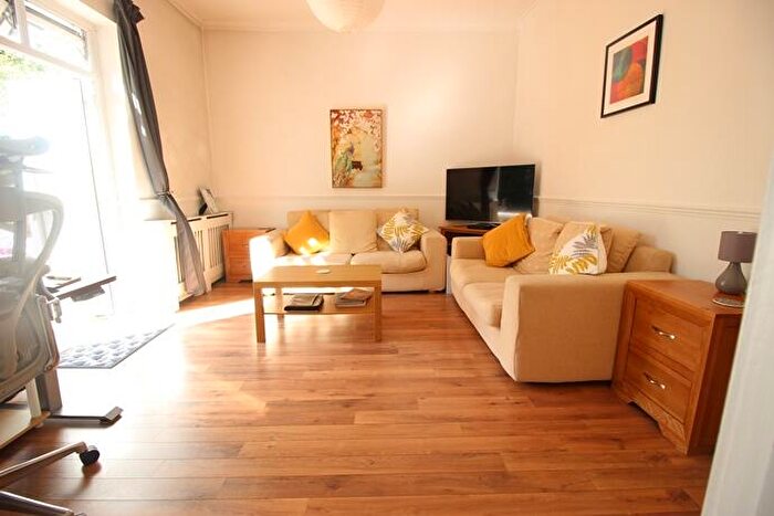 1 Bedroom Flat To Rent In Linkfield Lane, Redhill, Surrey, RH1