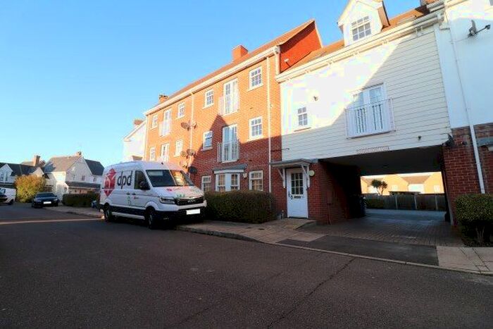 2 Bedroom Flat To Rent In Burnell Gate, Chelmsford CM1