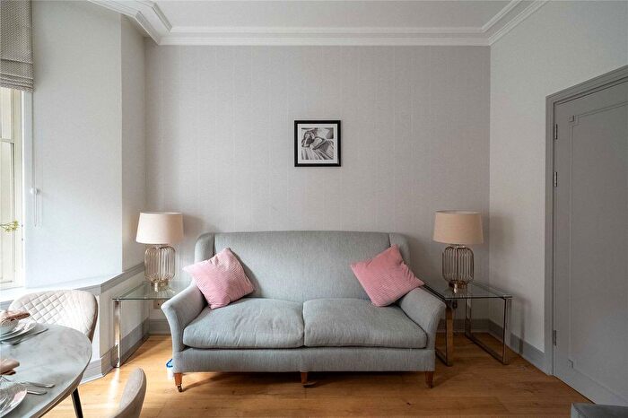 1 Bedroom Flat To Rent In Park Street, Mayfair, W1K