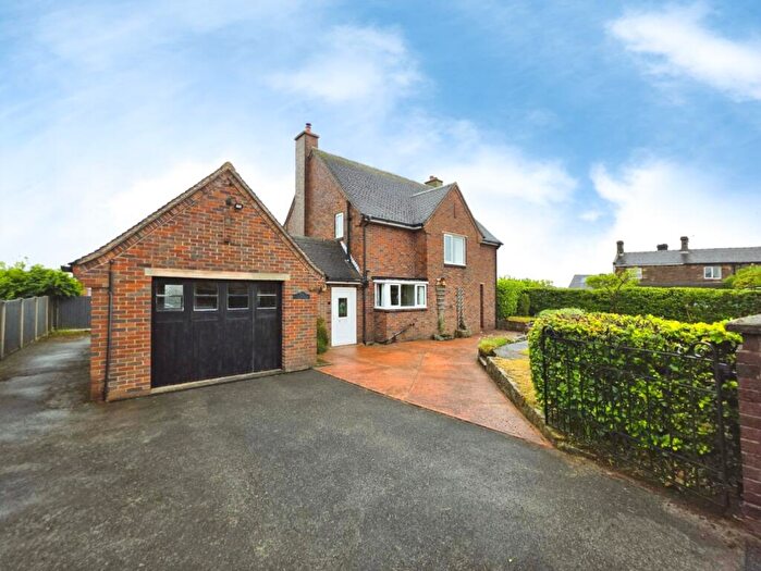 3 Bedroom Detached House For Sale In Wraggs Lane, Biddulph Moor, Stoke-On-Trent, ST8