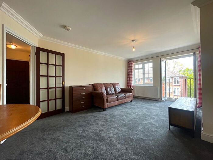 2 Bedroom Flat To Rent In St. Peters Way, Ealing, W5
