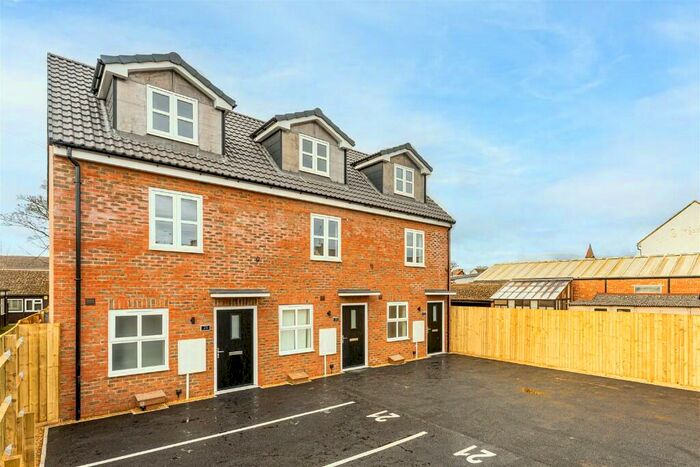 2 Bedroom End Of Terrace House To Rent In , Crown Street, Kettering, NN16