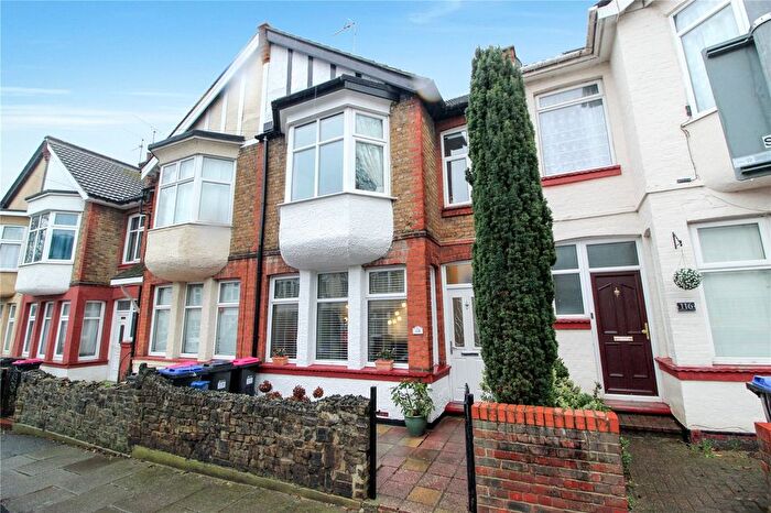 3 Bedroom Terraced House For Sale In Inverness Avenue, Westcliff-On-Sea, SS0