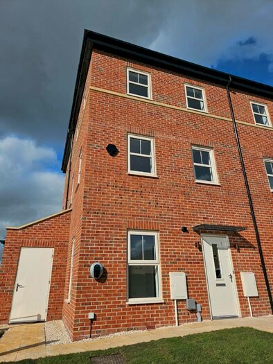 2 Bedroom Town House To Rent In Kirkham Crescent, Leeds, West Yorkshire, LS14