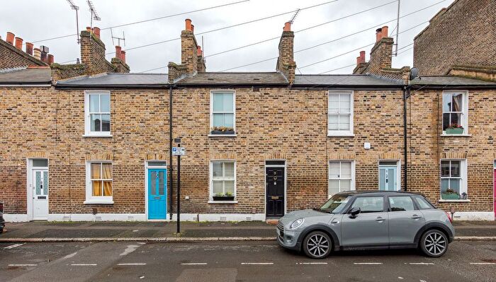 1 Bedroom Terraced House For Sale In Gibson Street, London, SE10