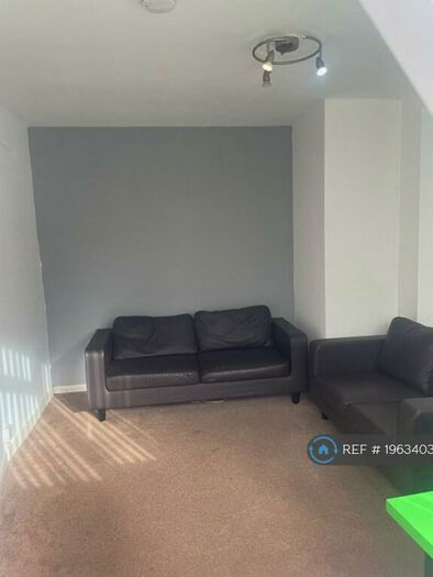 6 Bedroom Terraced House To Rent In Sir Henry Parkes Road, Coventry, CV4