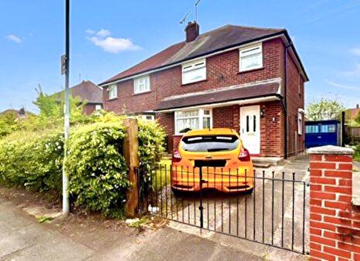 3 Bedroom Semi-Detached House For Sale In Barthomley Crescent, Crewe, CW2