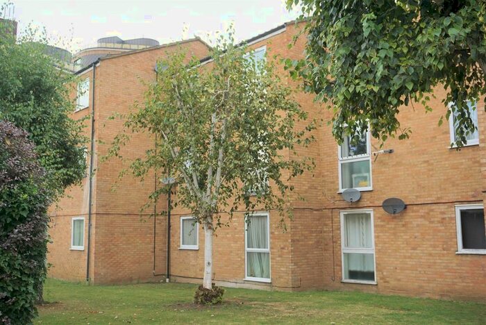 2 Bedroom Flat To Rent In Jubilee Way, Sidcup, DA14