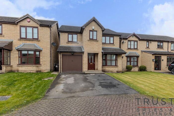 4 Bedroom Detached House For Sale In Rydale Court, Liversedge, WF15