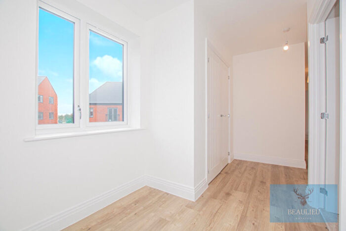 2 Bedroom Apartment To Rent In Louis Faiers Crescent, Chelmsford, CM1