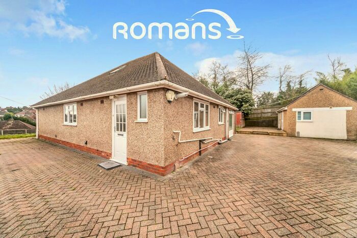 4 Bedroom Detached House To Rent In Kentwood Hill, Tilehurst, Reading, RG31