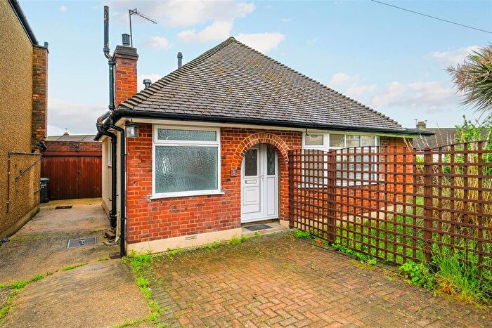 2 Bedroom Detached Bungalow To Rent In Oakwood Hill, Loughton, IG10