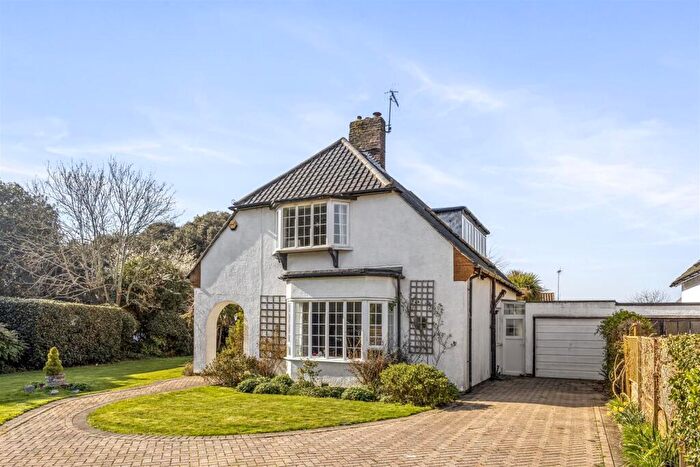 4 Bedroom Detached House For Sale In Bodiam Avenue, Goring-By-Sea, Worthing, BN12